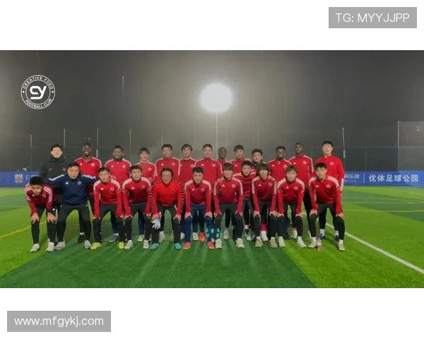 上海足球明星大聚会盛况空前球迷欢聚一堂共庆足球激情时刻