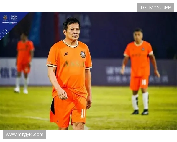 个子虽低却技艺超群的足球明星们如何在绿茵场上书写传奇 个子虽低却技艺超群的足球明星们如何在绿茵场上书写传奇