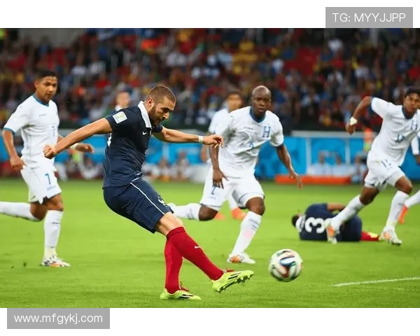 世界足球明星解说视频带你领略精彩瞬间与背后故事的完美结合 世界足球明星解说视频带你领略精彩瞬间与背后故事的完美结合