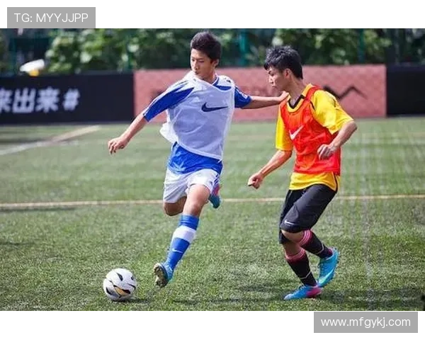 从草根到巅峰足球明星的奋斗历程与成功秘诀揭秘 从草根到巅峰足球明星的奋斗历程与成功秘诀揭秘