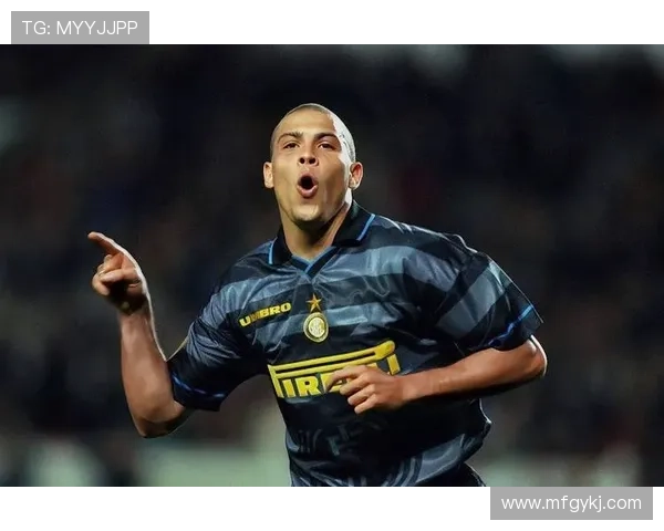 全球足球明星球员盘点精彩瞬间与经典图片回顾